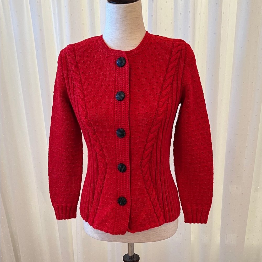 VINTAGE DUNOLLIE LOOMS BEAUTIFULLY-DESIGNED HEAVY RED CARDIGAN SWEATER